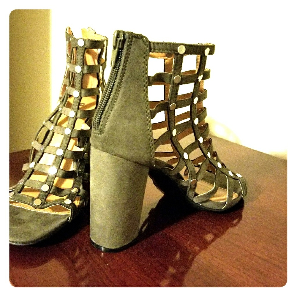 Report shoes